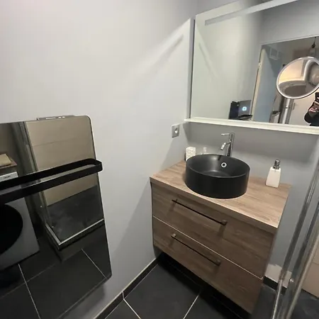 T3 Lumineux Et Convivial, Parking Prive *