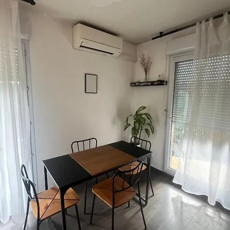 Appartement T3 Lumineux Et Convivial, Parking Prive *